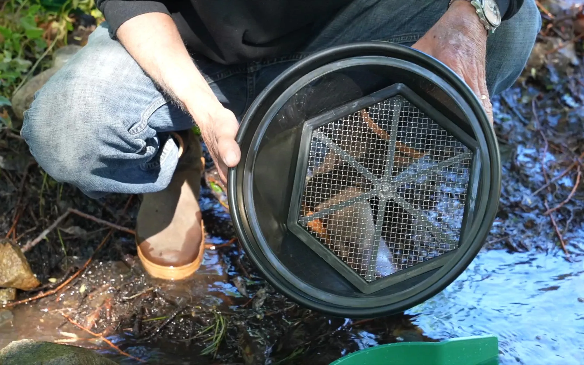 10-Piece Gold Panning Kit for Serious Prospectors: Includes 31" Sluice Box, Pans, Scoop, Sniffer Bottle, and Gold VialsPerfect for Gold Rush Adventures